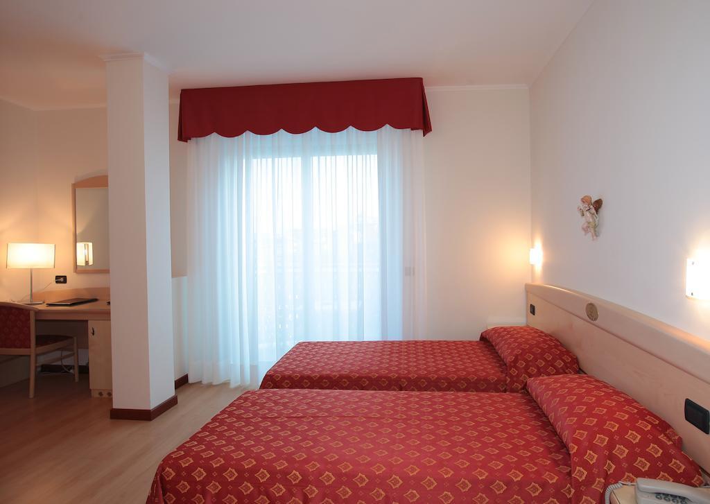 Hotel Helios Lido di Jesolo Ngoại thất bức ảnh