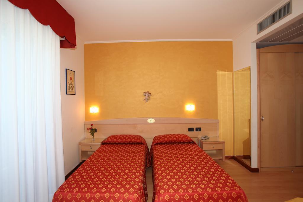 Hotel Helios Lido di Jesolo Ngoại thất bức ảnh