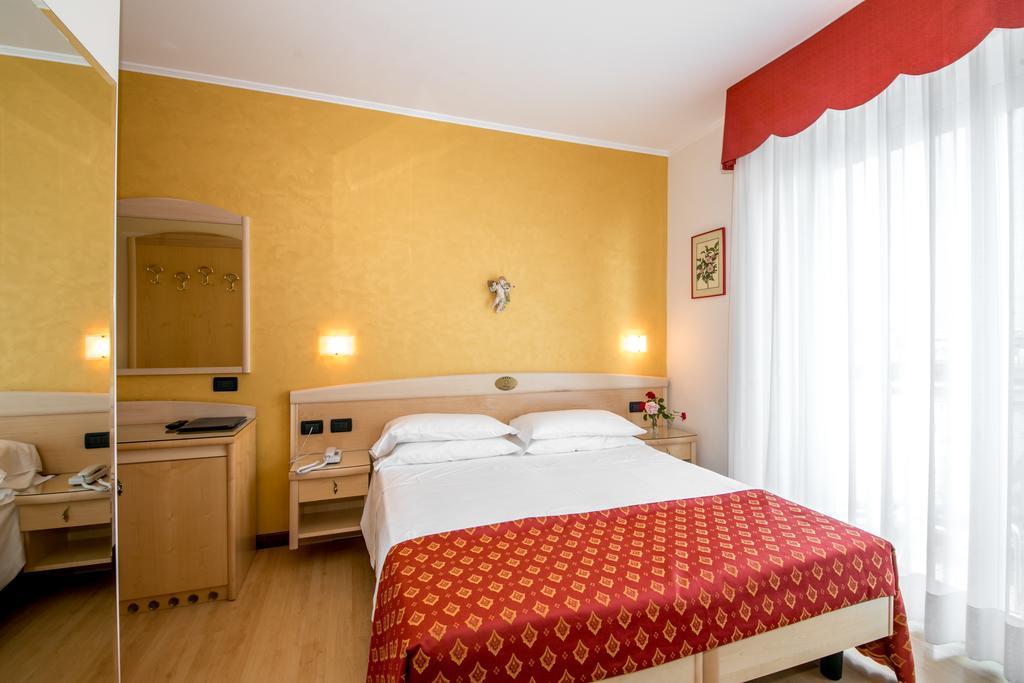 Hotel Helios Lido di Jesolo Ngoại thất bức ảnh