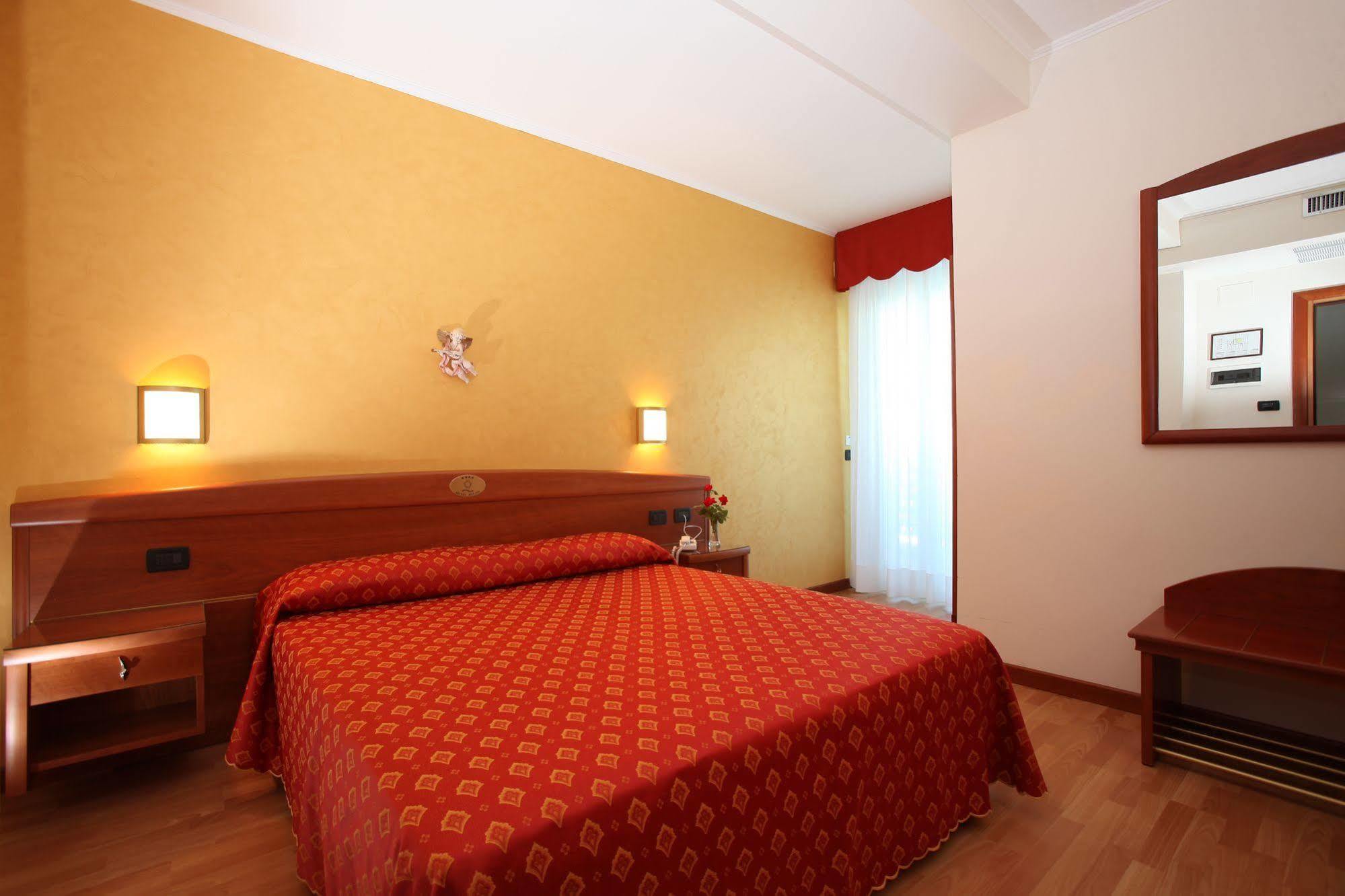 Hotel Helios Lido di Jesolo Ngoại thất bức ảnh