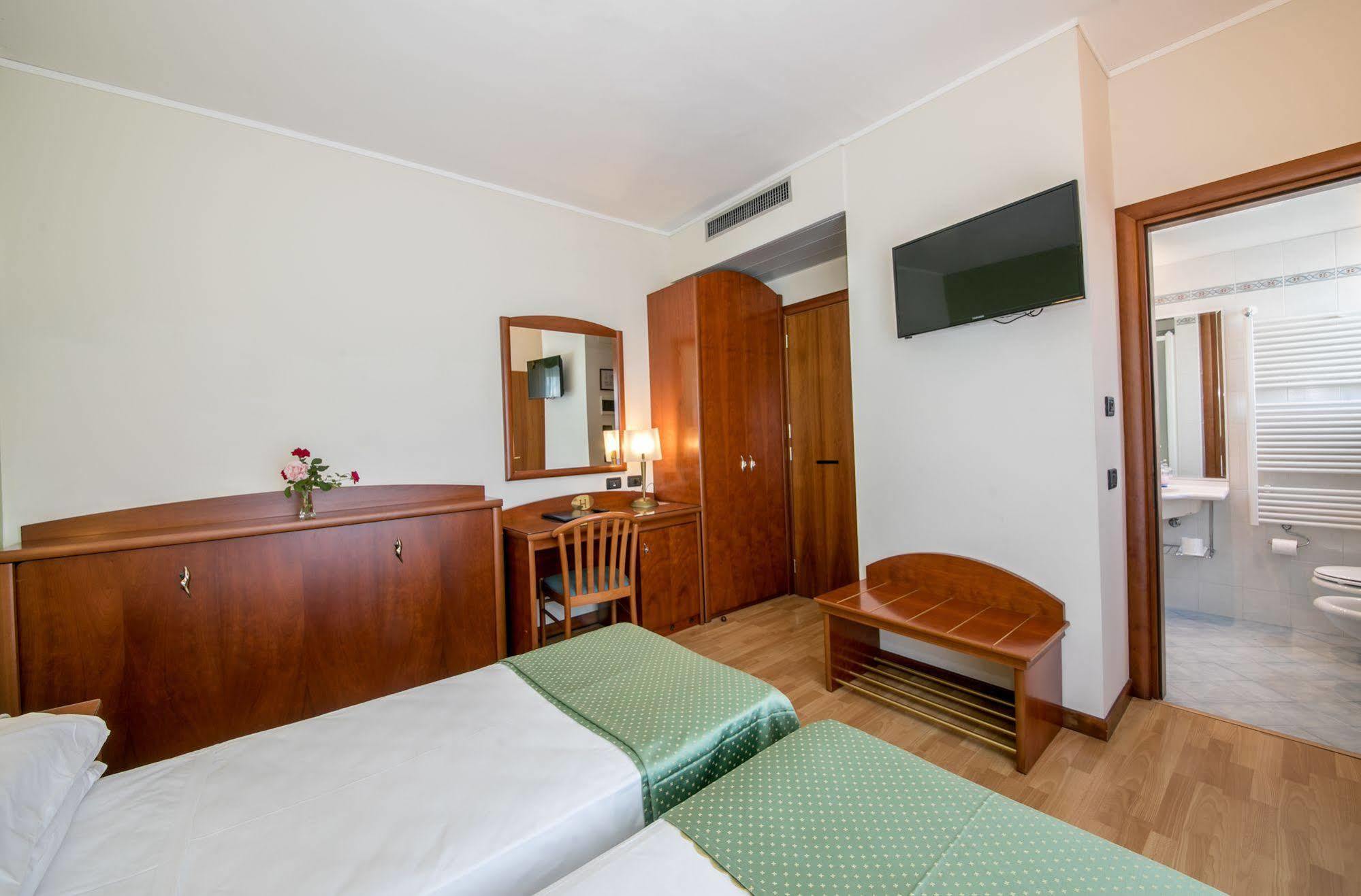 Hotel Helios Lido di Jesolo Ngoại thất bức ảnh